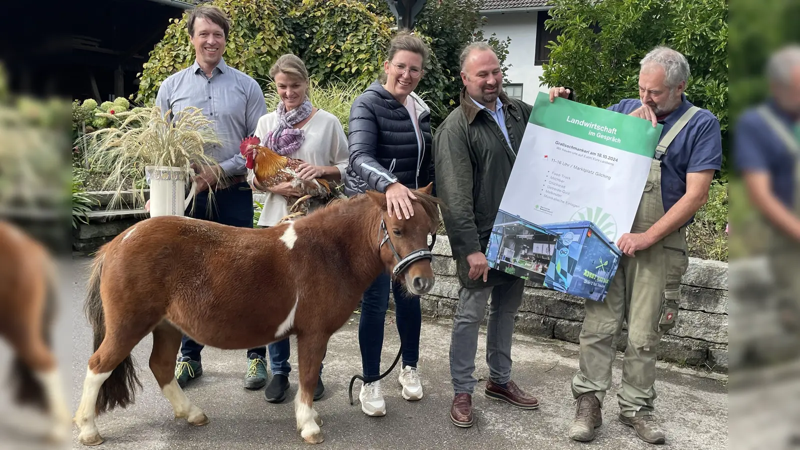 Setzen sich für regionale Lebensmittel ein (v.l.): Martin und Barbara Fink, Maria Theresia und Georg Zankl, Max Stürzer mit Pony Toffee und Hahn Pumuckl.  (Foto: Patrizia Steipe)