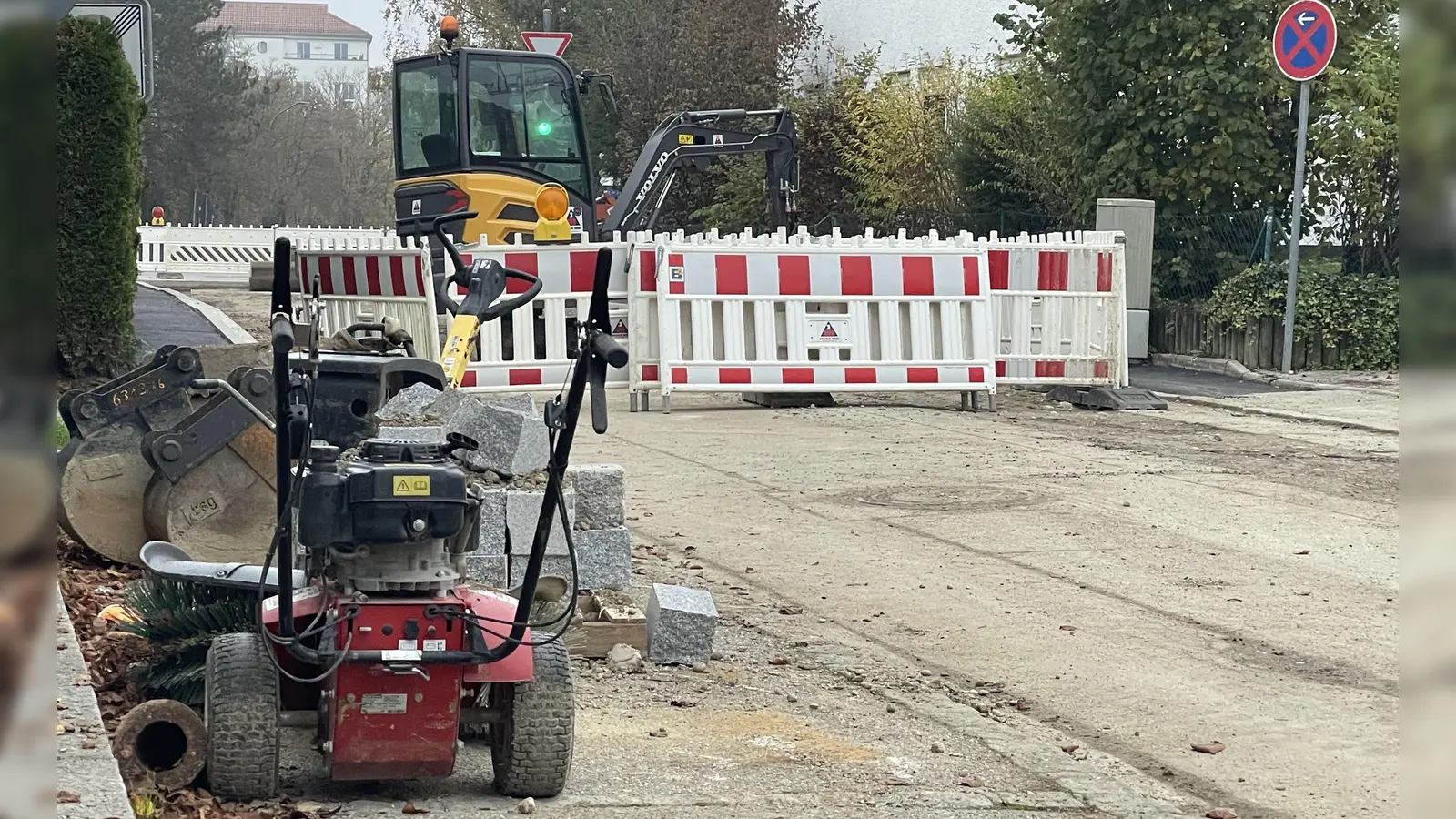 Um Geduld bat Walter angesichts der vielen Baustellen für die Verlegung der Fernwärmeleitungen. (Foto: pst)