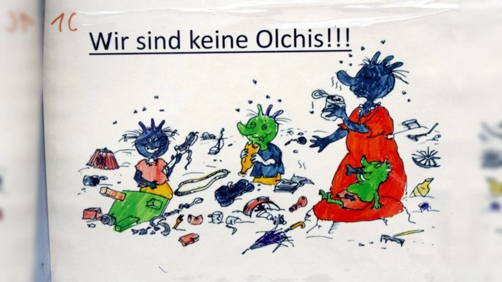 Mit kleinen Hinweisebildern an den Containern bitten die Kinder um mehr Rücksicht. (Foto: job)