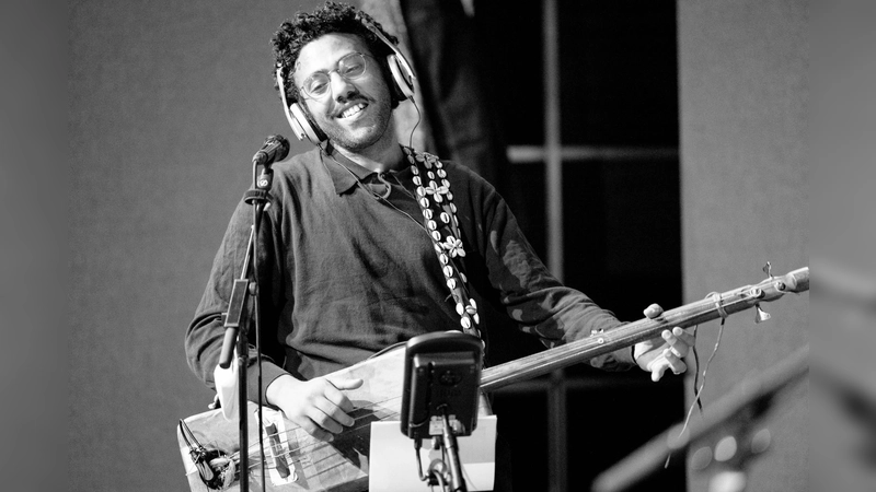 Mohcine Ramdan, Musiker, Linguist und Bandleader von JISR, zelebriert Musik als Ausdruck von Vielfalt und gelebter Einheit. (Foto: Lichterkette)