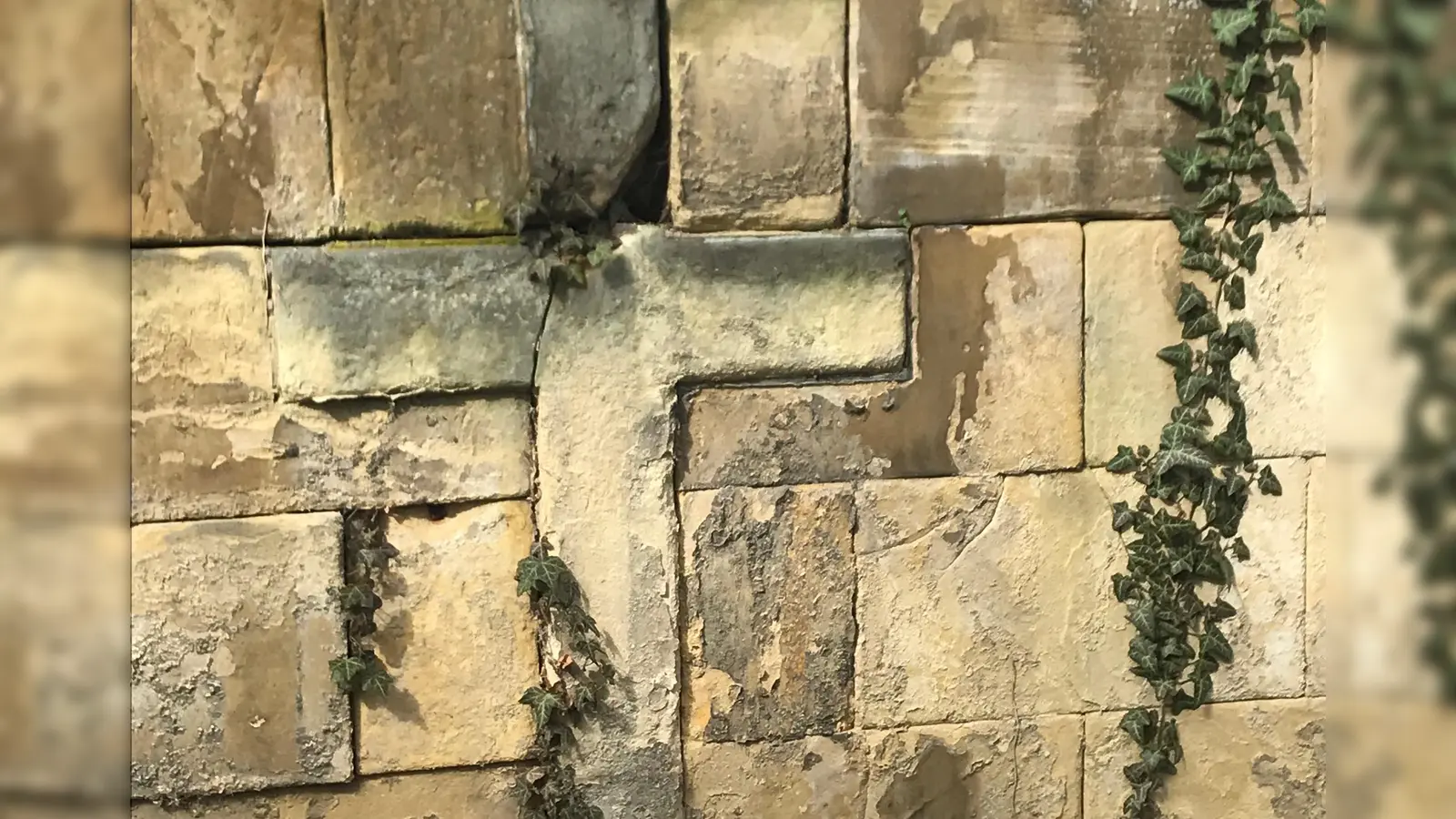 Einen geliebten Menschen zu verlieren, lässt manchmal alles zusammenbrechen. (Foto: Heike Woschee)