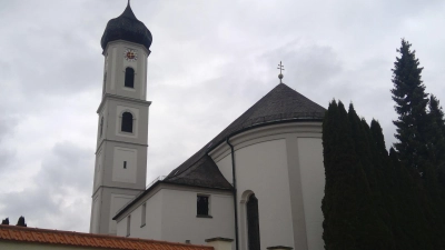 In der katholischen Kirche St. Valentin in Unterföhring erklingt die „Missa Deus Nobiscum”. (Archivbild: bas)