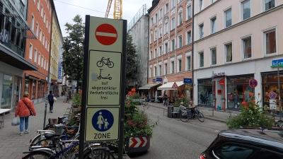 Die Fußgängerzone in der Weißenburger Straße soll dauerhaft eingerichtet werden. (Archivbild: bas)