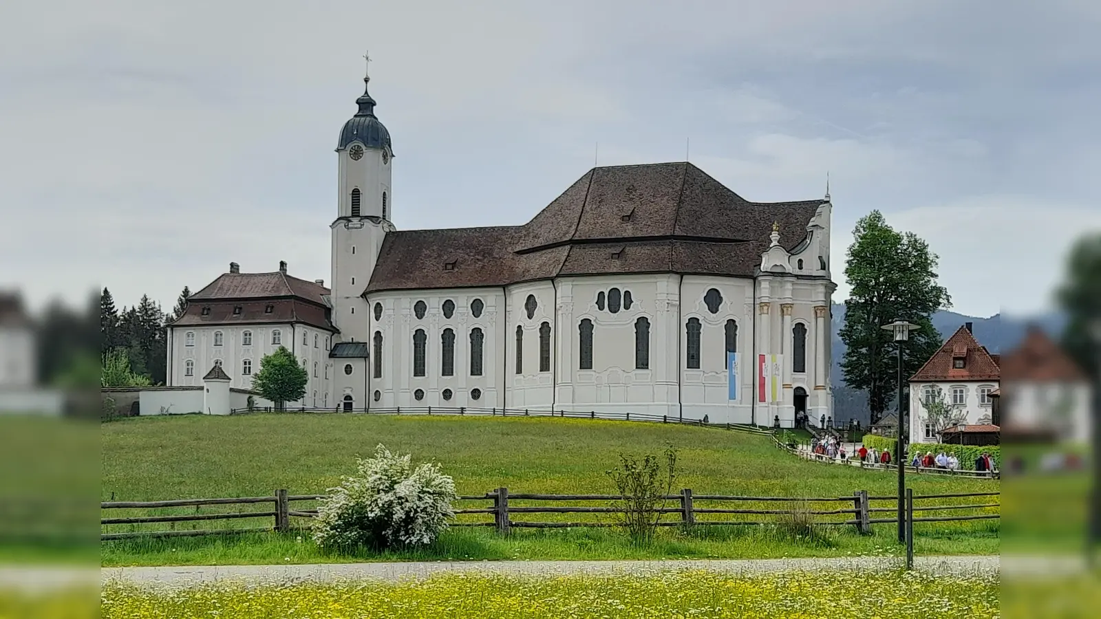 Einzigartiges Baudenkmal im westlichen Landkreis Weilheim-Schongau: die Wieskirche bei Steingaden. (Foto: Landratsamt)