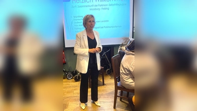 Vize-Landrätin Anita Meinelt besuchte die Parkinson-Selbsthilfegruppe Moosburg-Freising. (Foto: Riediger)