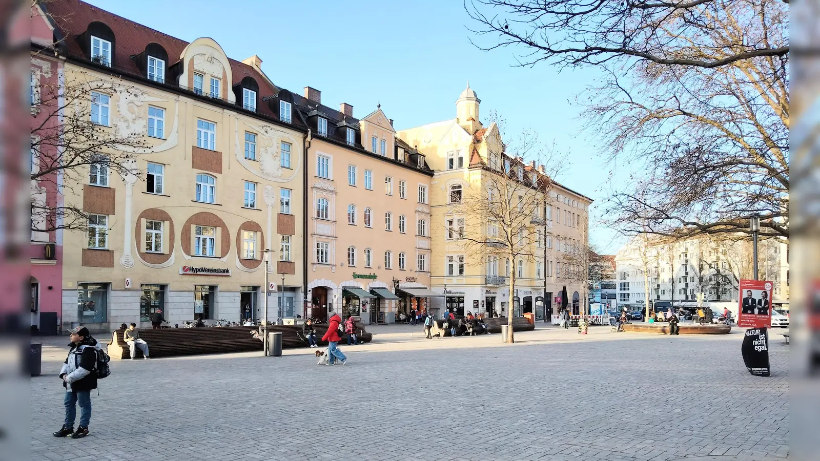 Schatten findet man am Harras kaum. (Foto: tje)