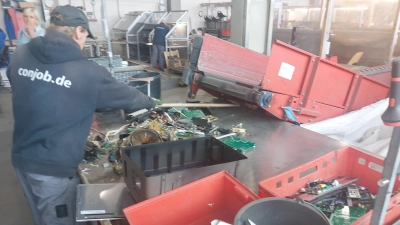 ConJob hat sich auf das Recycling von Elektroschrott spezialisiert - und beschäftigt hauptsächlich Menschen, die zuvor langzeitarbeitslos waren. (Foto: bas)