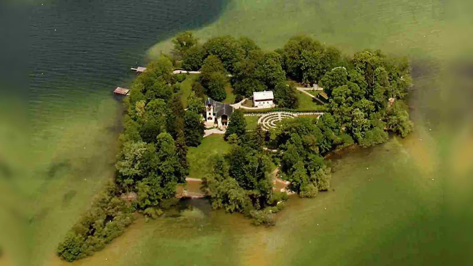 Von oben: Die Roseninsel im Starnberger See. (Foto: Bayerische Schlösserverwaltung)