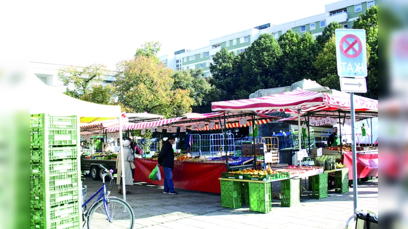 Zweimal in der Woche ist Markt am Schweizer Platz.  (Foto: job)