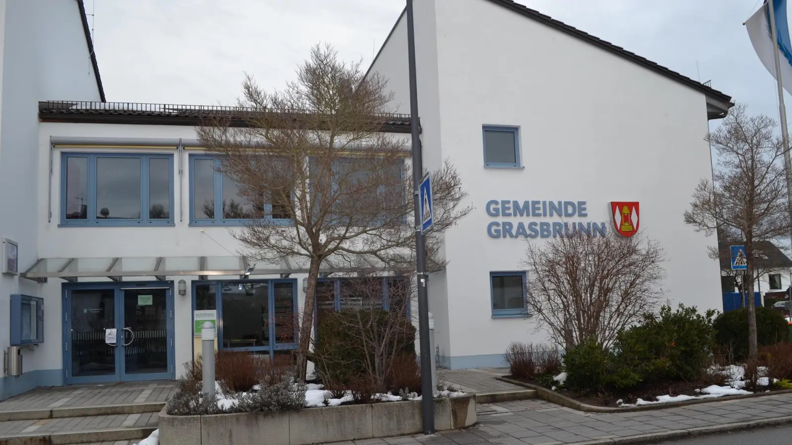 Die Gemeinde Grasbrunn (hier das Rathaus) ist seit kurzem Mitglied im Klima-Bündnis. (Archivbild: ar)