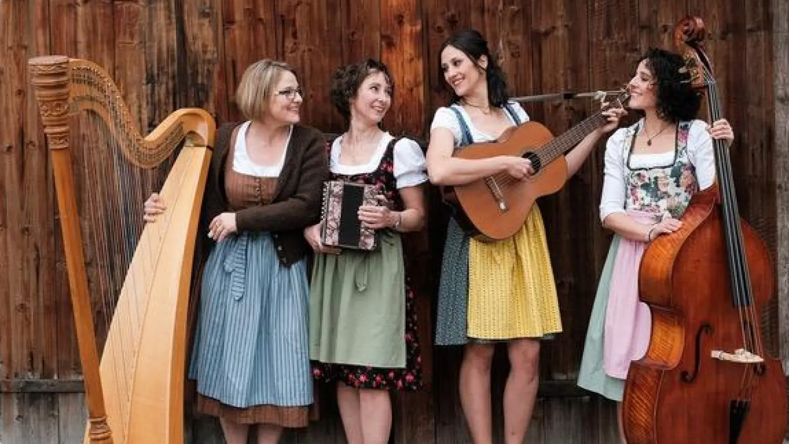 Das Quartett „Auf d’Sait’n“, bestehend aus Christina und Vroni Beubl, Sandra Osterloher und Claudia Kaulich, kommen aus Moosburg. (Foto: Auf d'Sait'n)