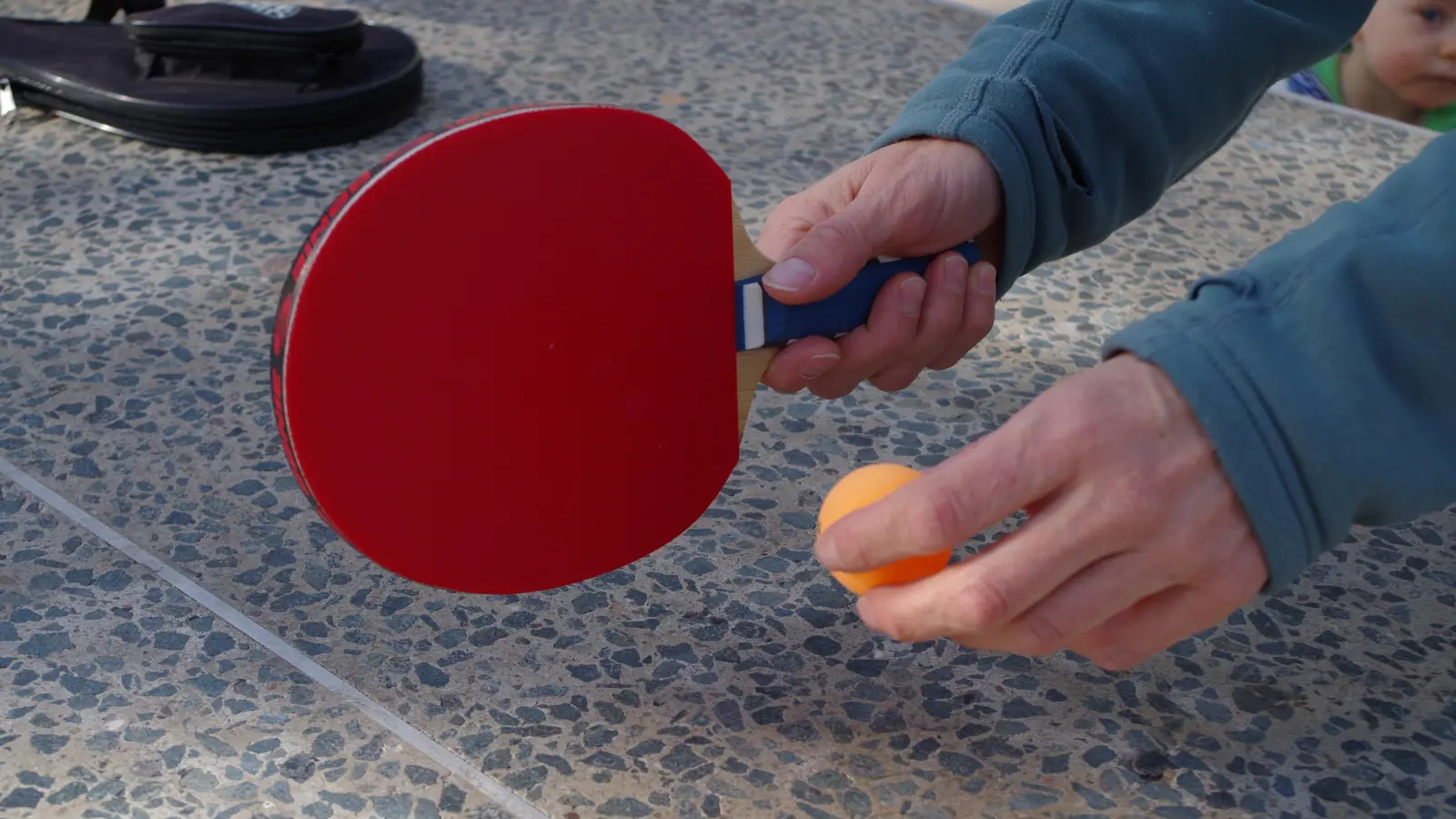 Tischtennis erfreut sich großer Beliebtheit. Der Bezirksausschuss setzt sich daher dafür ein, dass am Winthirplatz neue Tischtennisplatten aufgestellt werden. (Foto: kö)