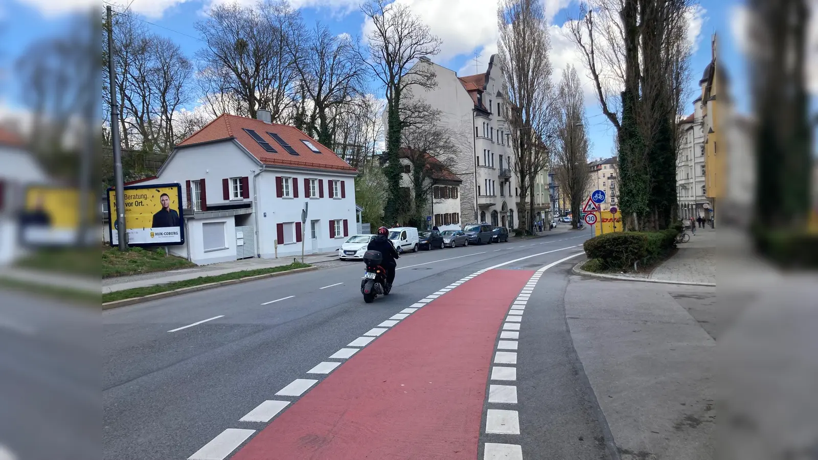 Lob von den Mitgliedern im Sendlinger Bezirksausschuss: Von der Plinganserstraße/ Ecke Pfeuferstraße beginnend bis zur Aberlestraße wurde bereits ein eigener Radweg auf der Straße abgesteckt. (Foto: lsc)