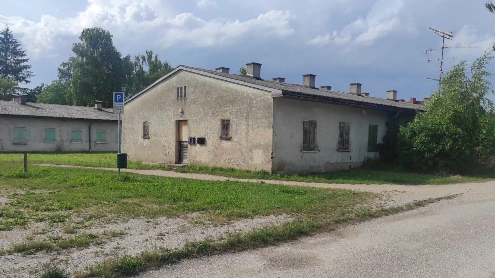 Aktuell stehen die Baracken leer. (Foto: LRA Freising)