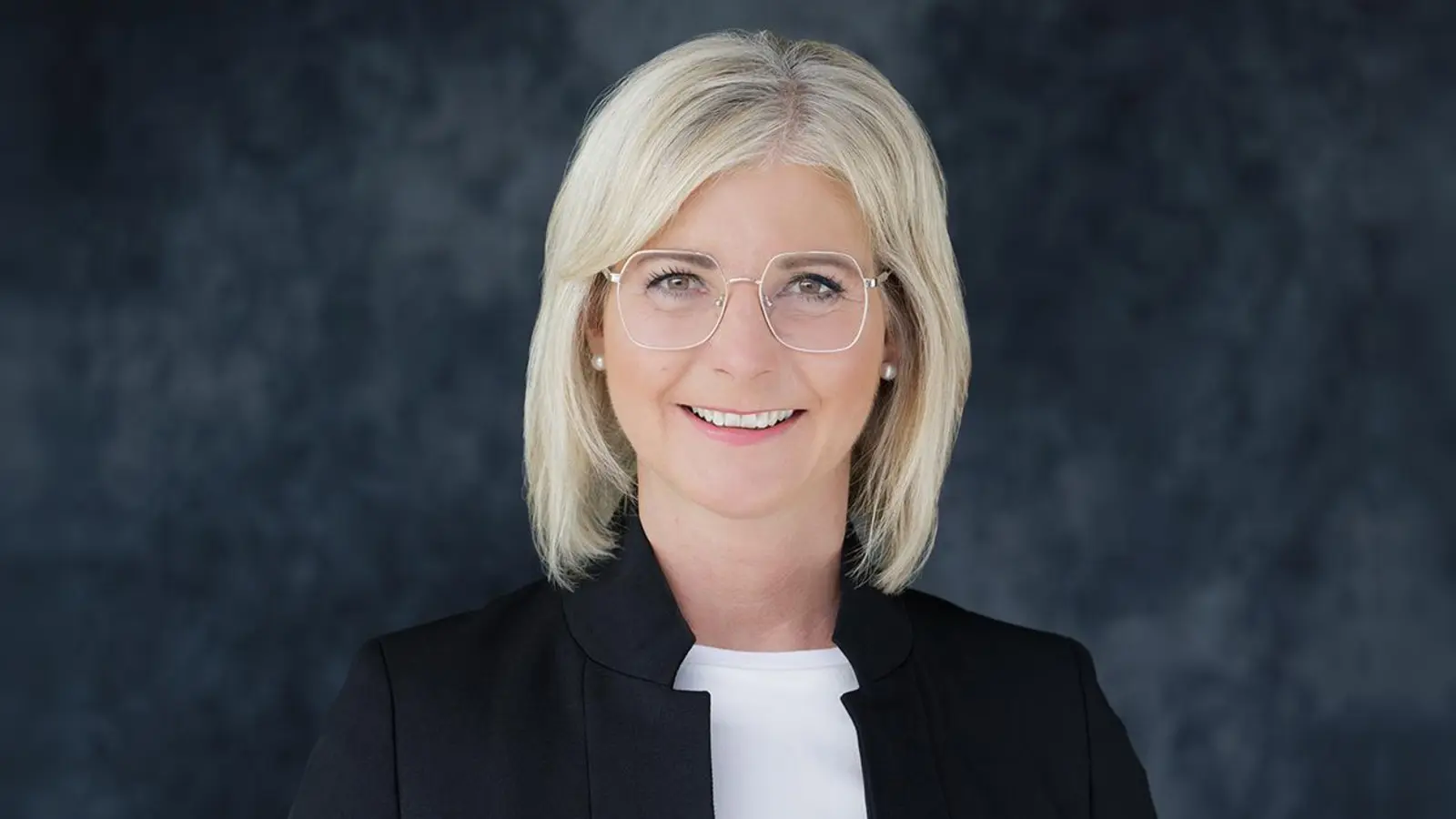 „Es freut mich, dass auch in diesem Jahr wieder drei Projekte aus dem Landkreis Erding vom Kulturfonds profitieren”, sagt Sozialministerin Ulrike Scharf. (Foto: Martina Nötel)