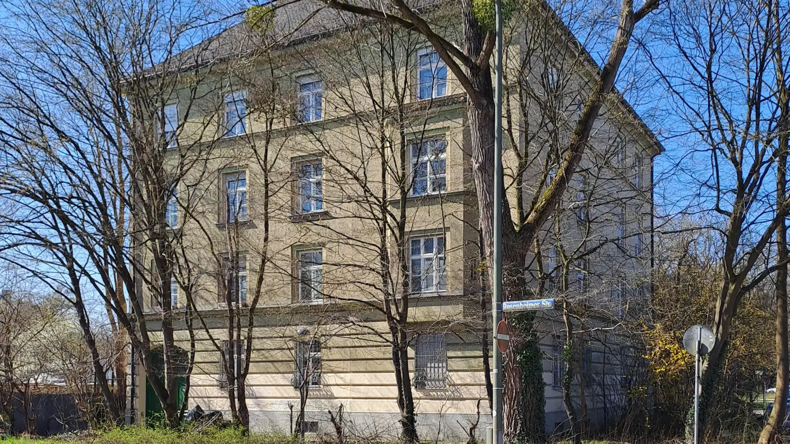Das Haus in der Rosenheimer Straße 244 steht seit 2025 unter Denkmalschutz. (Foto: BLfD)