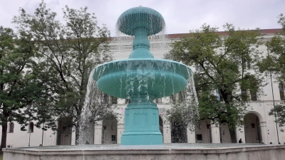 „Mit offenen Augen” geht es auch durch Schwabing. Dabei erfährt man viele interessante Dinge – auch wenn man glaubt das Viertel schon gut zu kennen.  (Foto: mha)