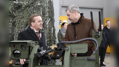 Der Bundesminister der Verteidigung, Boris Pistorius (links), eröffnete mit Ministerpräsident Markus Söder das Innovationszentrum. (Foto: Dirk Bannert)