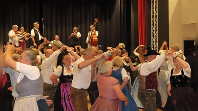 D'Ampertaler genossen die verschiedensten Tanzweisen. (Foto: D'Ampertaler)