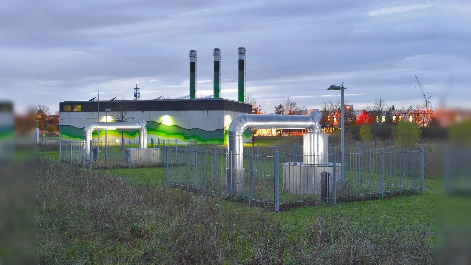 Die sechs Geothermieanlagen der Stadtwerke München liefern klimafreundliche Fernwärme. Im Bild zu sehen ist die Anlage in Riem. (Foto: SWM, Thomas Einberger)