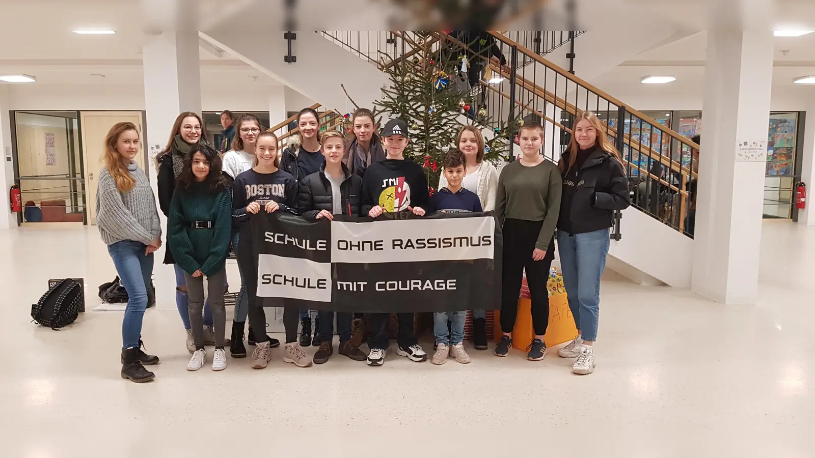 Mitglieder des Arbeitskreises „Schule ohne Rassismus-Schule mit Courage“ des Grafinger Gymnasiums.  (Foto: privat)