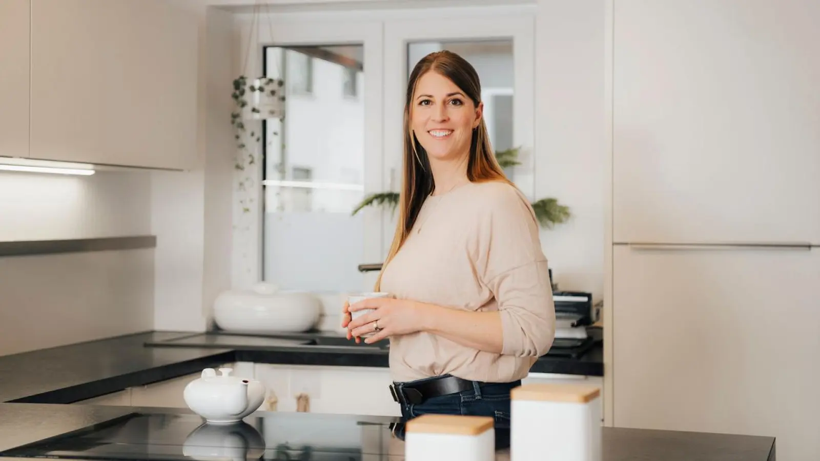 Julia Hofmann ist zertifizierter Babyschlafcoach und Neuro-Resonanz Coach. (Foto: Hofmann)