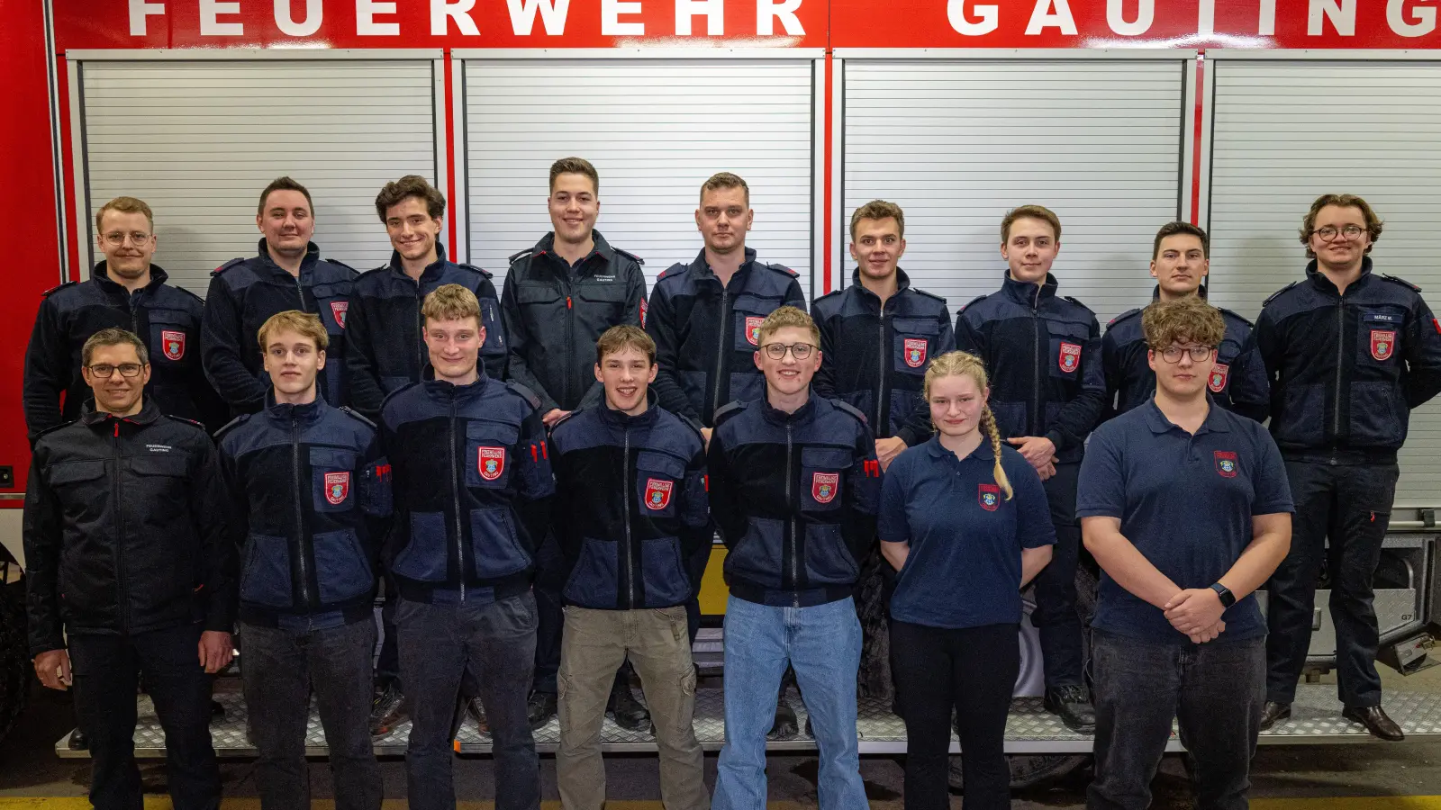Der neue Jugendvorstand der Freiwilligen Feuerwehr Gauting mit Jugendwart und -betreuern sowie Vertreter aus dem Vereinsvorstand. (Foto: Feuerwehr Gauting)