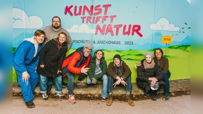 Freuen sich über das gelungene Projekt: v.l. Jonathan Gentz, Nils Jänisch, Berit Grubert, Melander Holzapfel, Isabel Sanot, Jona Wiesler, Katharina Weyer und Constanze Gentz. (Foto: Jonathan Gentz)