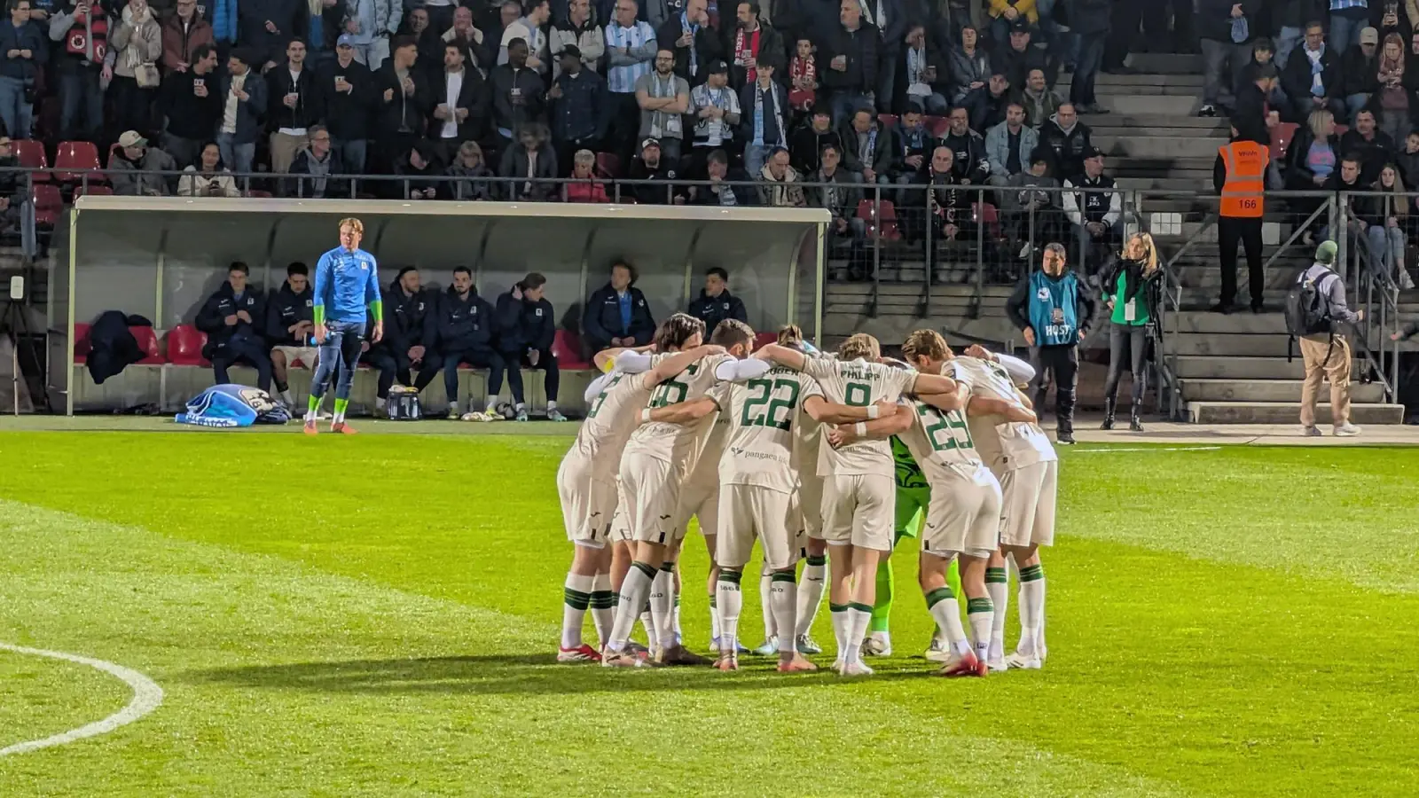 Verschworener Haufen in Köln: Team des TSV 1860 München. (Foto: M. Forster)