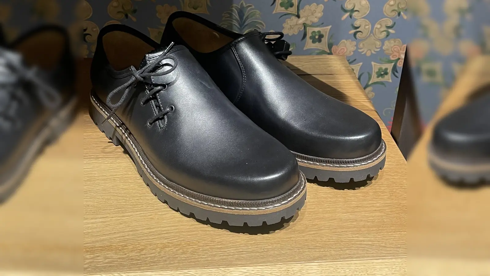 Ob mit oder ohne frisch geputzten Haferlschuhen – wer Jodeln kann, ist in der Seidlvilla willkommen.  (F.: hw)