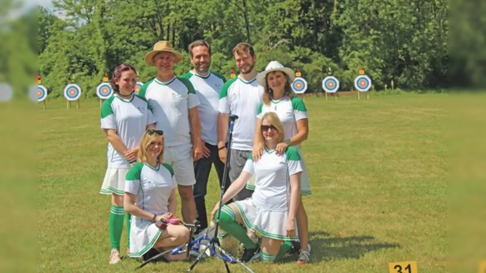 Starter und Betreuer der SG Hörlkofen konnten sich in Tacherting über einen guten Wettkampf und ordentliche Einzelergebnisse freuen.  	 (Foto: Verein)