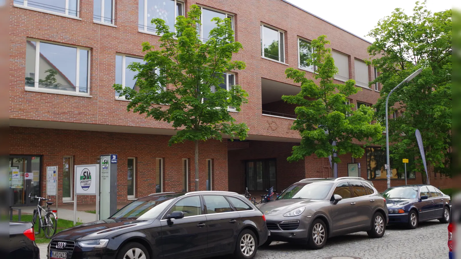 Der Sportverein Laim und die evangelische Lukas-Schule an der Riegerhofstraße wollten gemeinsam bauen. Jetzt steigt der Sportverein aus dem Hallenprojekt aus. (Foto: Beatrix Köber)