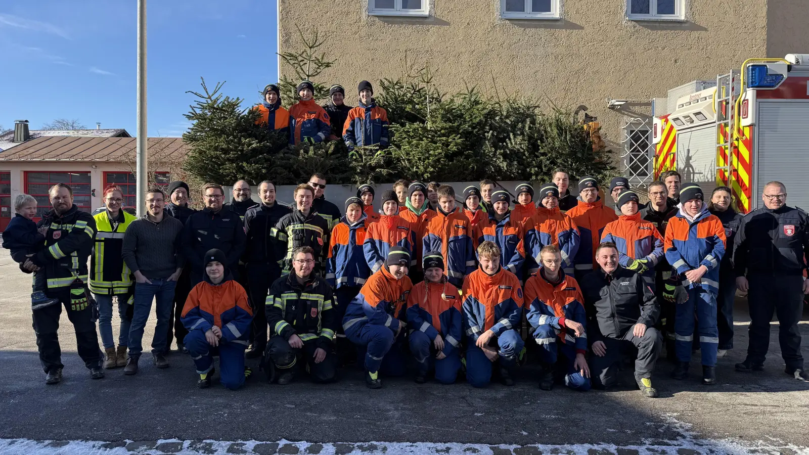 Geschafft: Die Christbaumsammelaktion der Jugendfeuerwehr Gauting war ein voller Erfolg. (Foto: Freiwillige Feuerwehr Gauting)