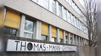 Steht leer: Das alte Thomas-Mann-Gymnasium am Kreuzhof. (Foto: job)