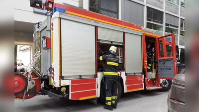 Bei dem Unfall war auch ein Hilfeleistungslöschfahrzeug der Feuerwehr eingesetzt. (Archivbild: mha)