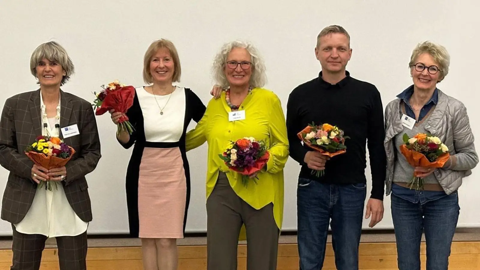 Der neue Vorstand des Kunstvereins Starnberg (v.l.): Patricia Lawrence, Maria Rosina Lamp, Inge Klenk, Robert Sainer und Ulrike Hubert. (Foto: Kunstverein Starnberg)