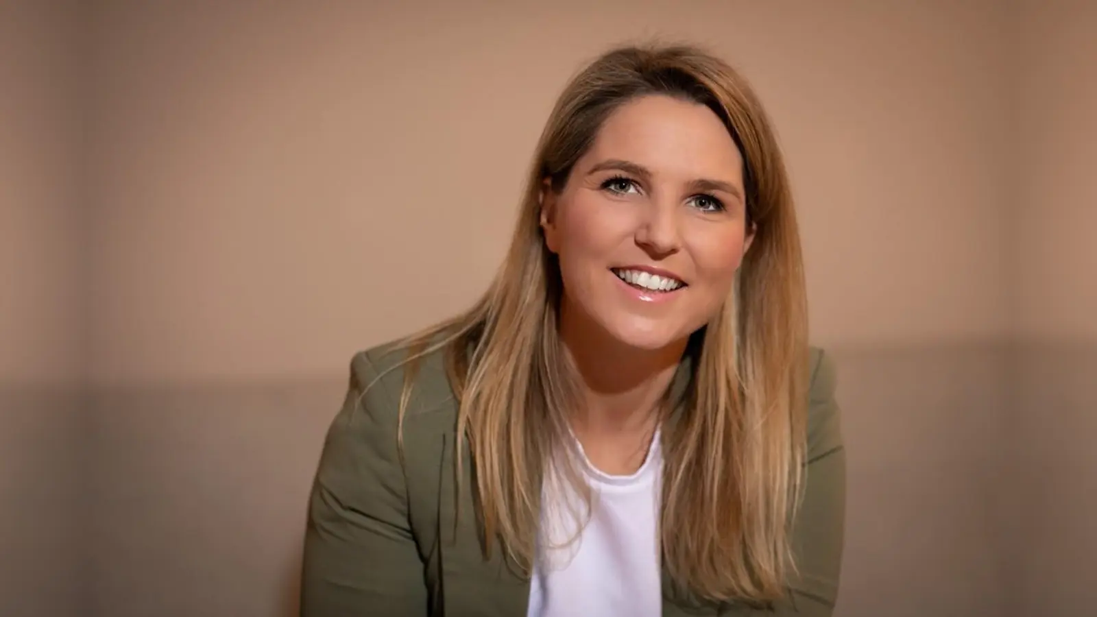 „Wer sein Wofür kennt und die Fähigkeit zum schnellen Lernen, kritischem Denken entwickelt, wird auch in einer dynamischen Arbeitswelt seinen Platz finden”, sagt Berufsberaterin Stefanie Rektorschek. (Foto: Agentur für Arbeit)