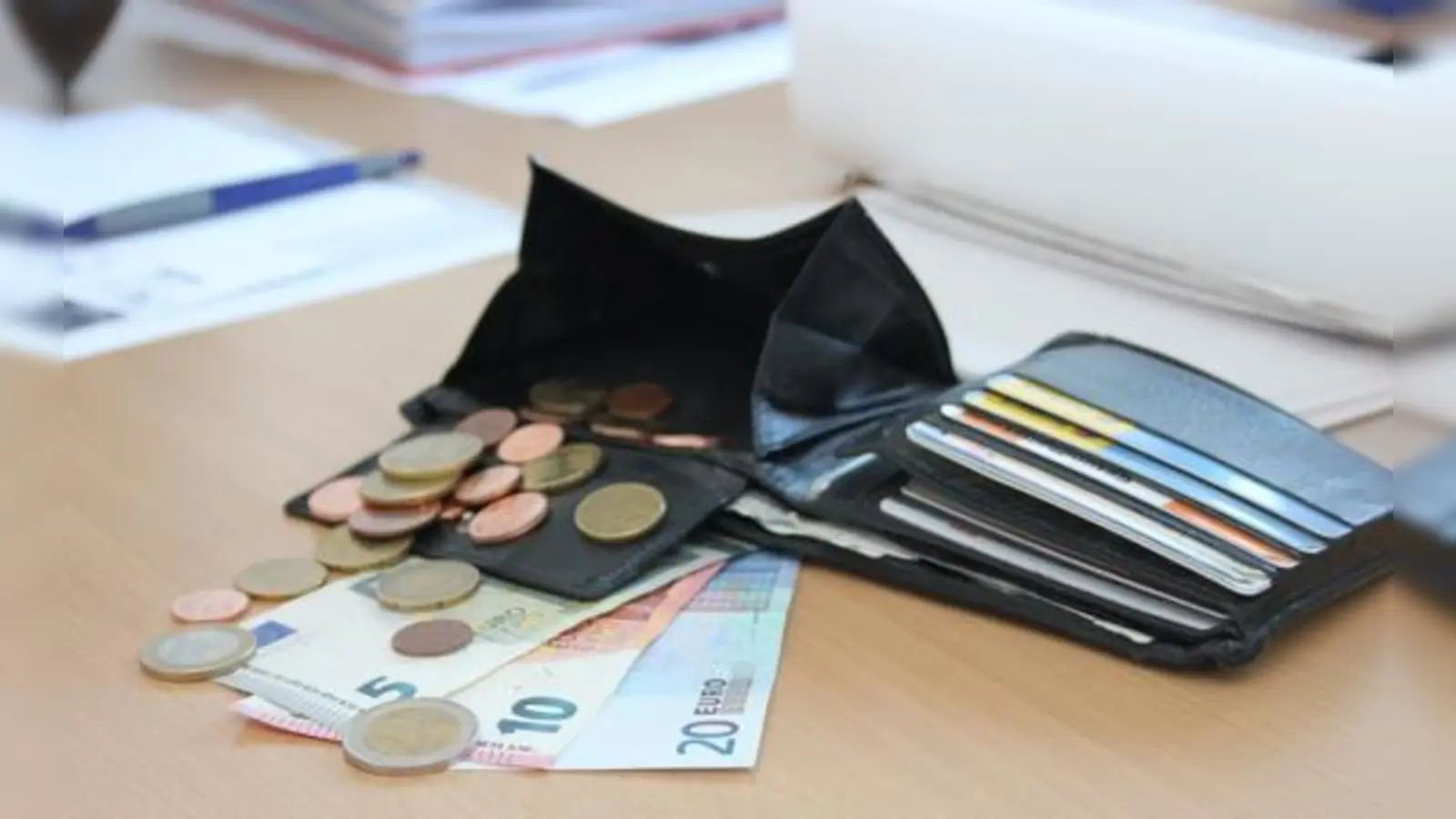 Weil die Nachfrage weiter schleppend verläuft, verhalten sich Unternehmen bei Investitionen zögerlich. (Foto: cr )