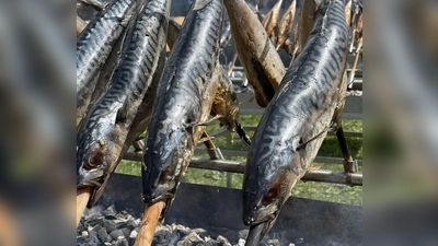 Köstlichen Steckerlfisch gibt es am Karfreitag bei den Birker Burschen. (Foto: hw)