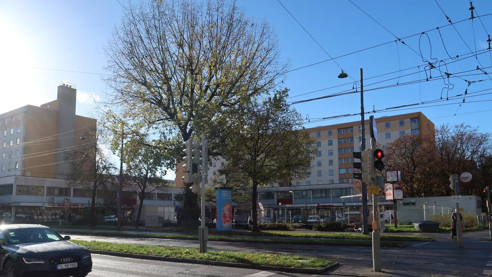 Das kleine Einkaufszentrum am Leonrodplatz soll abgerissen und neu gebaut werden. (Foto: Beatrix Köber)
