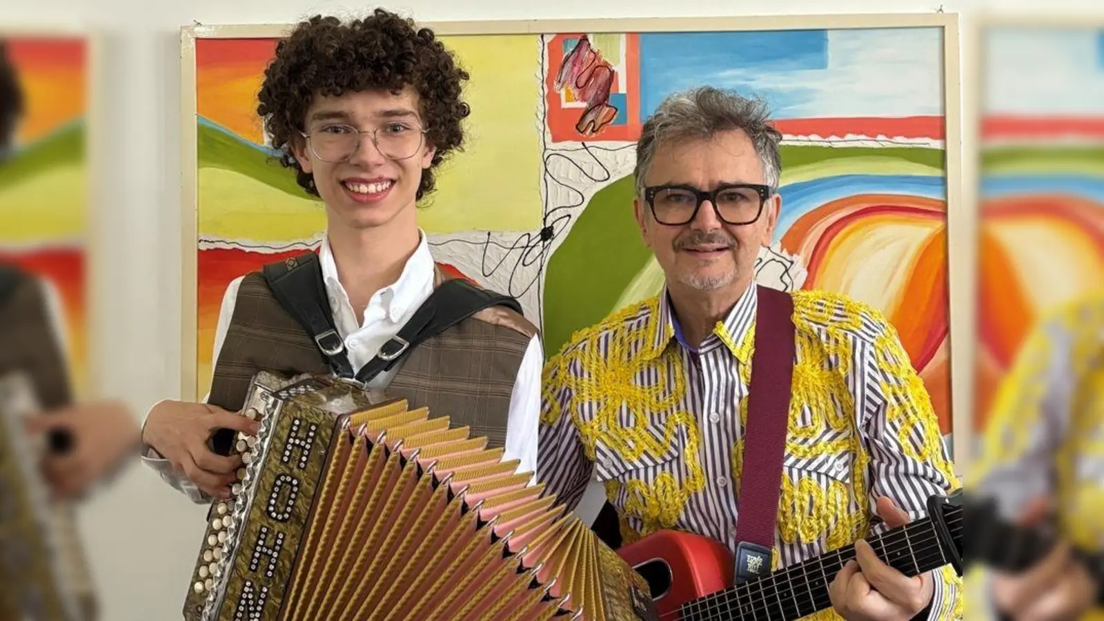 Das brasilianische Duo Pai &amp; Filho gibt ein Konzert in der Stadtbibliothek Bogenhausen. (Foto: privat)