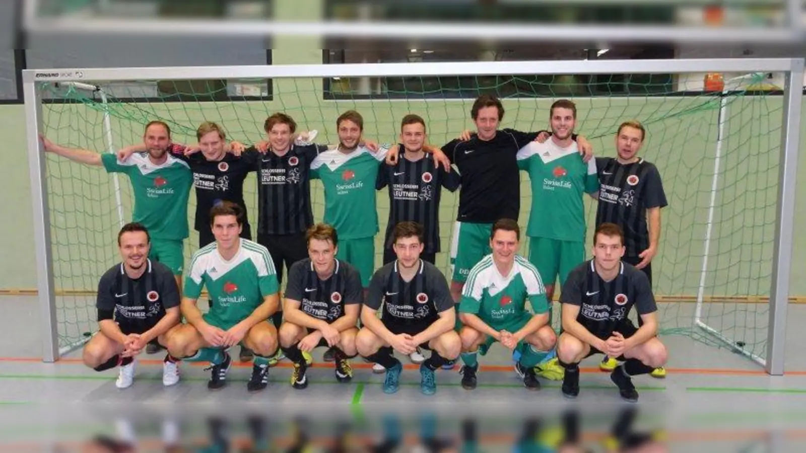 Die Teilnehmer des Finales: ASV Eglfing (Grün) und SV Unterhausen (Schwarz). (Foto: BSC Oberhausen)