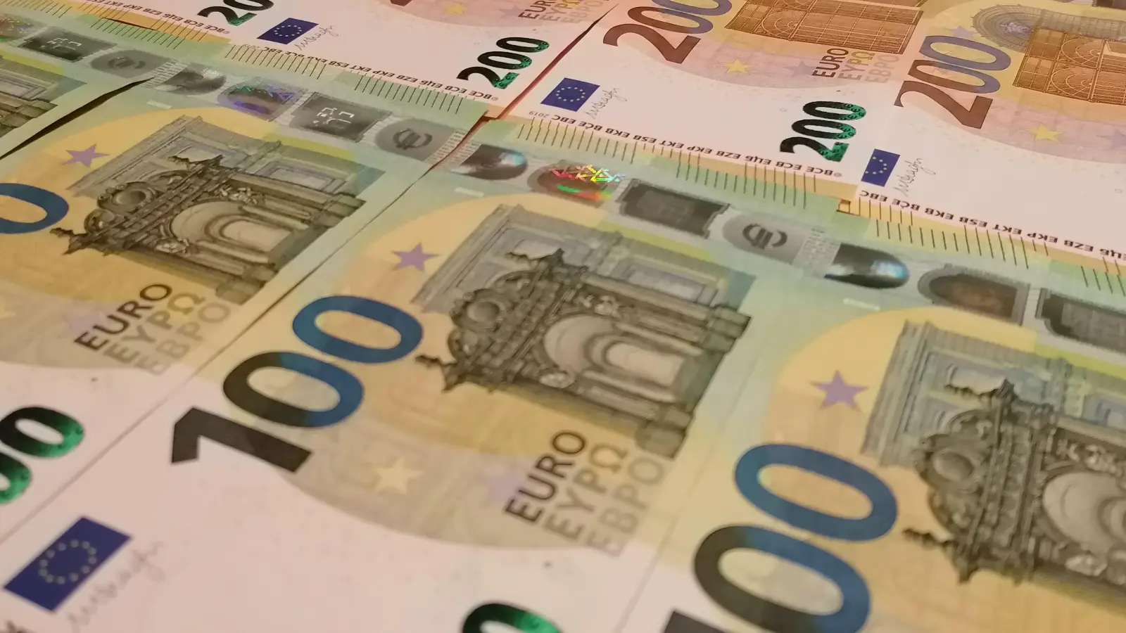 Ein zusätzlicher einmaliger Betrag in Höhe von 150 Millionen Euro fließt in den Haushalt der Gemeinde Oberhaching. Das Geld stammt aus Gewerbesteuern. (Symbolbild: job)