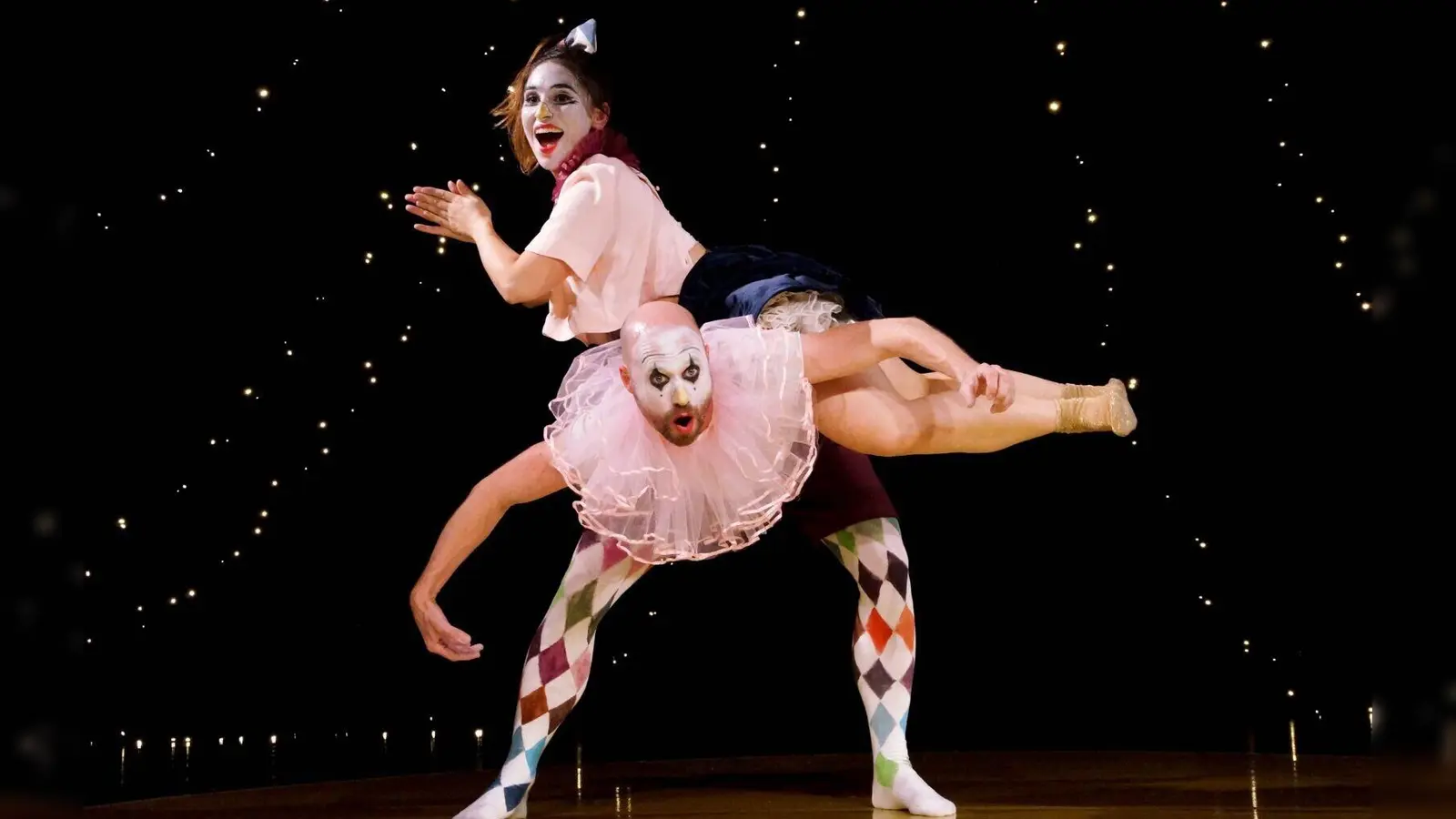 Das Kulturzentrum Kult9 (Blutenburgstaße 71) zeigt im Rahmen der Stadtteilwoche am 5. Juli um 11 Uhr „Die dumme Augustine“, gespielt und getanzt von Choreografin Judith Seibert. (Foto: Markus Will)