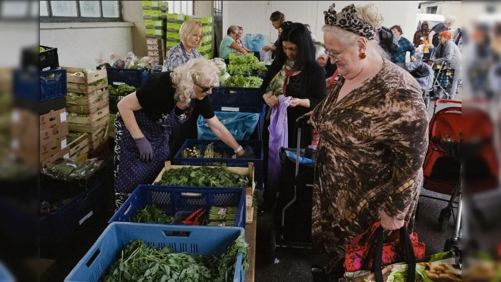 Die Arbeitsweise der Straßenfotografie, die eben gerade nicht inszenatorisch ist, hat zu besonders beeindruckenden Aufnahmen geführt. (Foto: Philipp Merz)