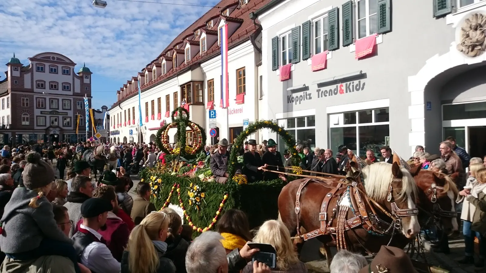 Ein Pflichttermin, nicht nur für alle Grafinger: Jedes Jahr am letzten Sonntag im Oktober, findet in Grafing die Leonhardifahrt statt.  (Foto: Stefan Dohl)