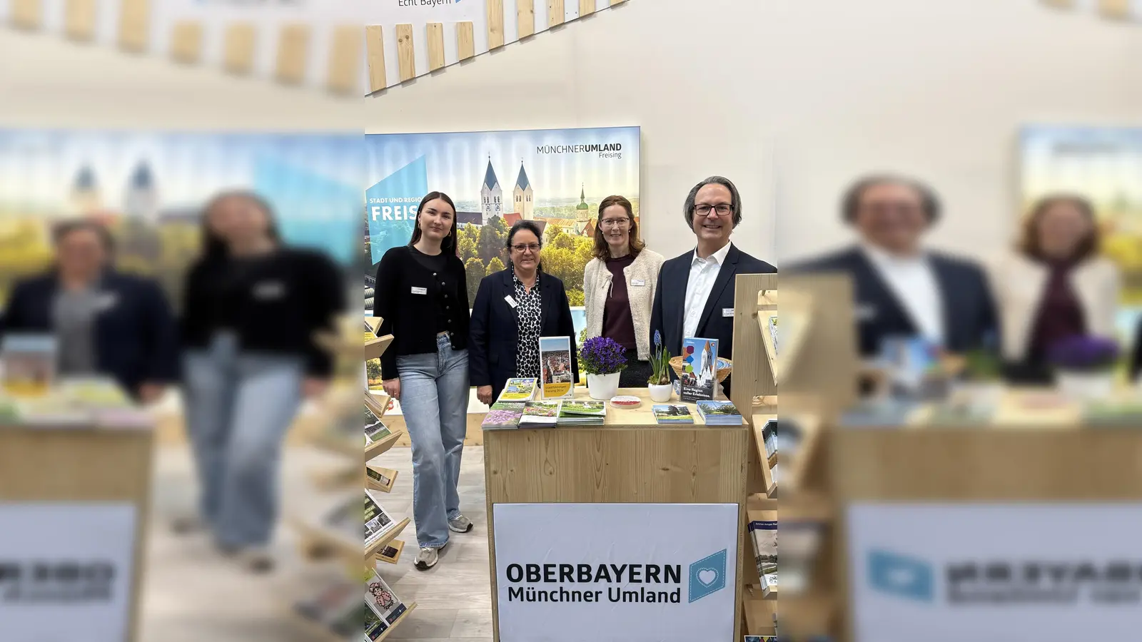 Mit einem gemeinsamen Stand präsentierten sich Stadt und Landkreis Freising auf der Reise- und Freizeitmesse f.re.e in München. (Foto: LRA Freising)