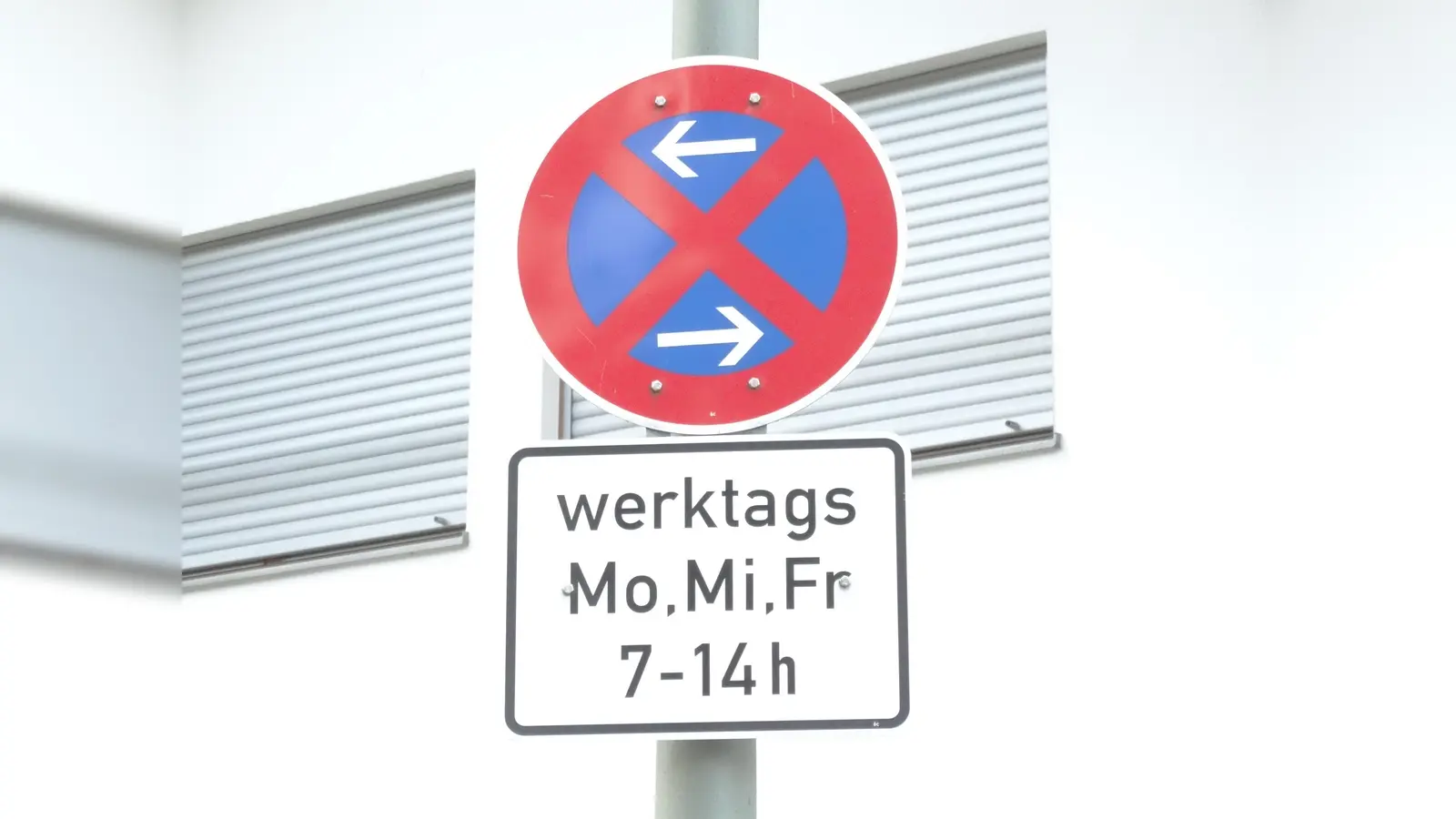 So ist die Halteverbotsregelung auf einer Seite in der Ernst-Kuhn-Straße. (Foto: tab)