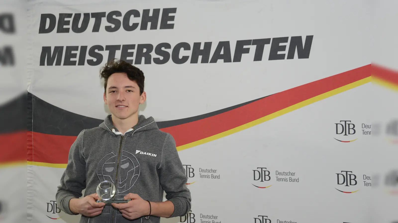 Starke Vorstellung: Max Rehberg vom TC Aschheim wurde im Einzel und im Doppel Deutscher Jugend-Hallenmeister. (Foto: Klaus Molt)