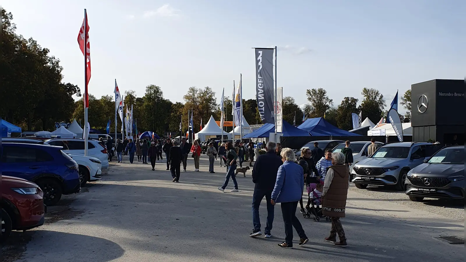 Staunen, bummeln oder sich für ein neues Auto inspirieren lassen. Die AAE ist der perfekte Ort dafür! (Foto: jhö)